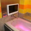 WILL SWEET(厚木市/ラブホテル)の写真『303号室　浴槽と浴室テレビ』by 夕立朝立