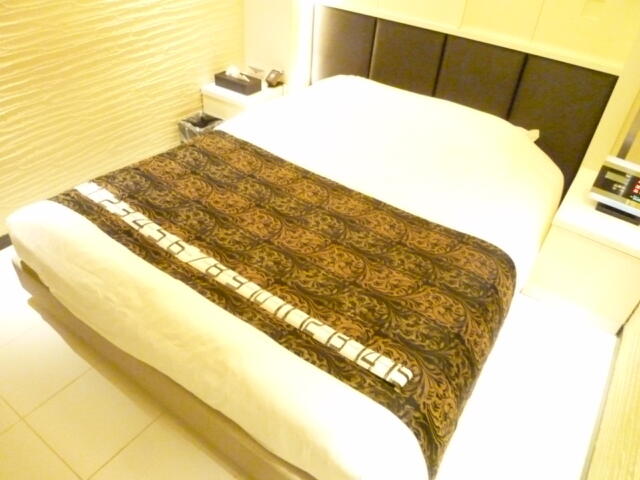 HOTEL AILU(アイル)(豊島区/ラブホテル)の写真『407号室（ベッド幅150㎝）』by 格付屋