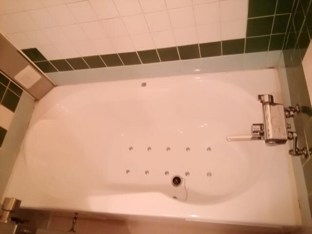 ホテル レインボー(足立区/ラブホテル)の写真『ｼﾞｬｸﾞｼﾞｰ付き浴槽です。(403号室利用21,1)』by キジ