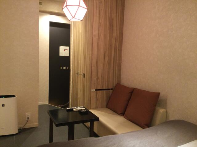 HOTEL SENSE(センス)(新宿区/ラブホテル)の写真『303号室 お部屋奥から見た室内①』by ACB48