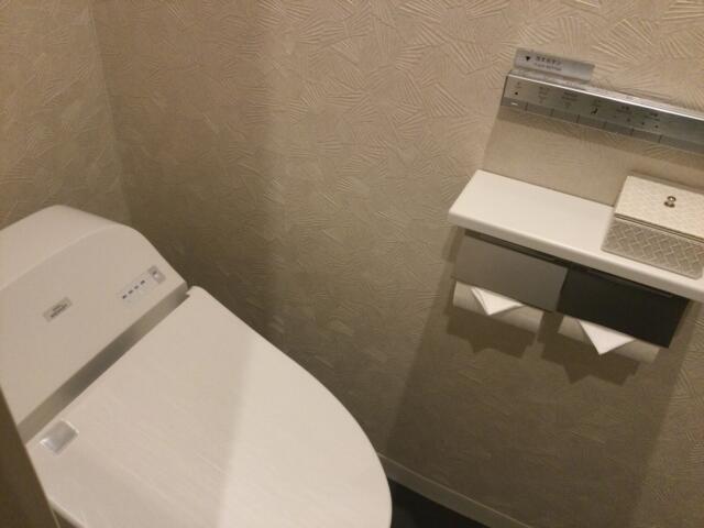 HOTEL SENSE(センス)(新宿区/ラブホテル)の写真『303号室 高級なトイレ』by ACB48