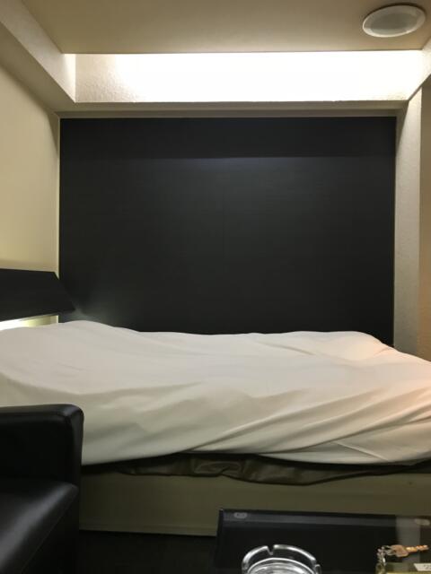 ホテル エビナ(海老名市/ラブホテル)の写真『201号室の室内⑤』by 少佐