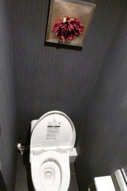 HOTEL SENSE(センス)(新宿区/ラブホテル)の写真『403号室（トイレTOTO製ウォシュレット）』by 格付屋