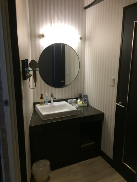 ドルフィン(八王子市/ラブホテル)の写真『603号室、洗面台、ひと通りアメニティも揃っています。』by こばじゃ
