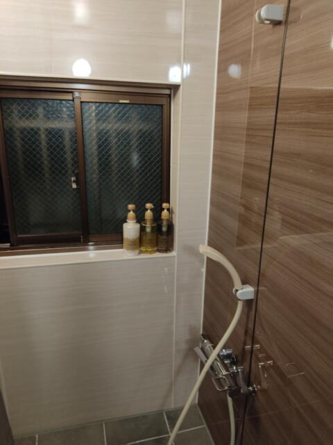 HOTEL 風々(ふふ)(新宿区/ラブホテル)の写真『102号室 シャワーのみ』by ところてんえもん