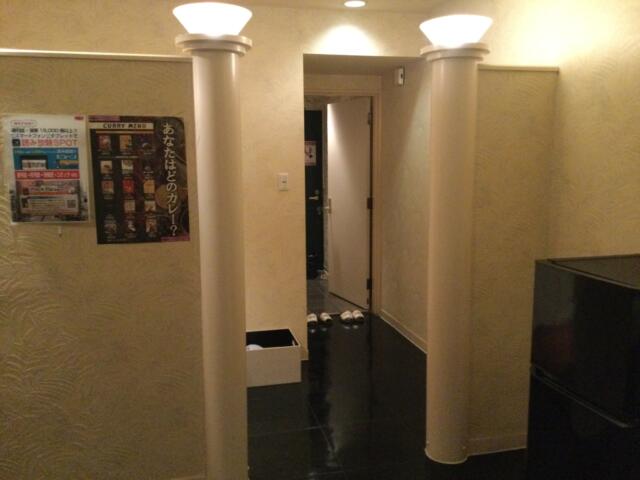 ラピア(新宿区/ラブホテル)の写真『306号室 寝室から前室方向』by ACB48