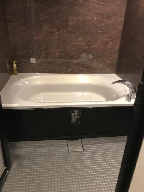 ラピア(新宿区/ラブホテル)の写真『506号室の浴室』by 少佐