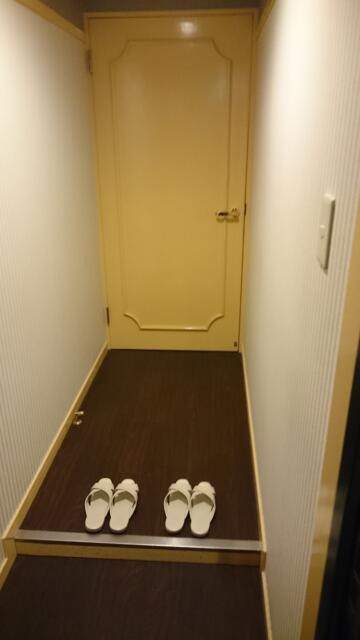 RING MY BELL（リングマイベル）(相模原市/ラブホテル)の写真『206号室の入り口入ったところ。』by angler