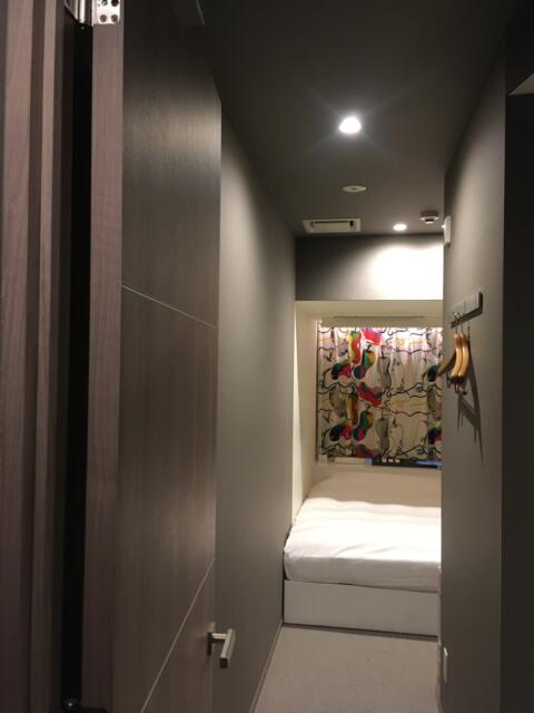 FABULOUS(ファビュラス)(立川市/ラブホテル)の写真『303号室入口から撮った部屋の様子』by キルメス