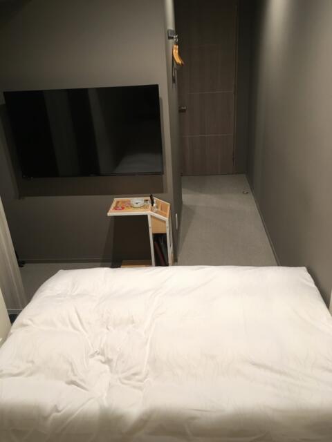 FABULOUS(ファビュラス)(立川市/ラブホテル)の写真『303号室ベッド奥からの部屋の様子』by キルメス