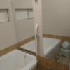 HOTEL Villa Senmei(ヴィラ センメイ）(大田区/ラブホテル)の写真『301号室 バスルーム。壁に縦長の鏡２つあり。』by なめろう