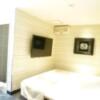 HOTEL Villa Senmei(ヴィラ センメイ）(大田区/ラブホテル)の写真『208号室（入口横から部屋奥方向）』by 格付屋
