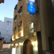 HOTEL ef（エフ）(大阪市/ラブホテル)の写真『夜の外観』by カサノヴァTソプラノ