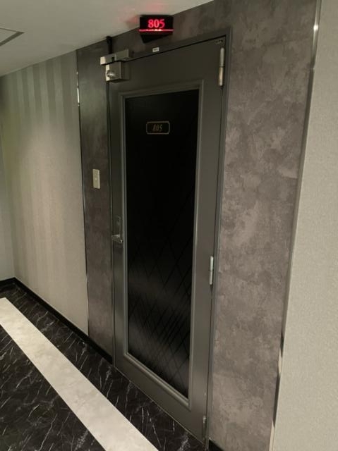 HOTEL ALL-INN G（オールインジー）(豊島区/ラブホテル)の写真『805号室の出入口』by miffy.GTI