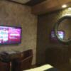 HOTEL GERBERA(ガーベラ)(豊島区/ラブホテル)の写真『201号室 キャビネット側から見た室内』by ACB48