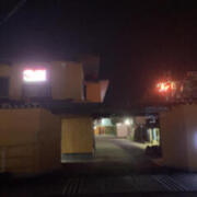 ホテルベニス(焼津市/ラブホテル)の写真『夜の外観』by まさおJリーグカレーよ