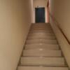 HOTEL hu 米子店(米子市/ラブホテル)の写真『110号室　玄関入って直ぐの階段』by 洋平君