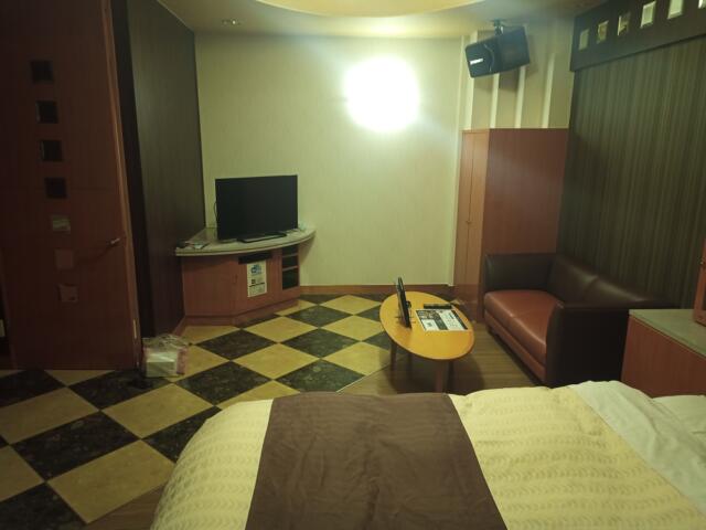 Festa （フェスタ）(成田市/ラブホテル)の写真『304号室　ベッドから見たところ』by かーたー