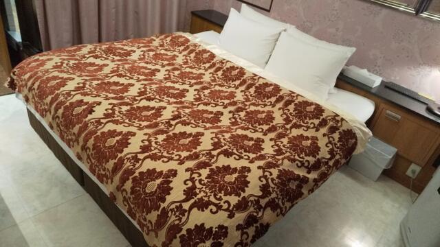 HOTEL LOHAS(墨田区/ラブホテル)の写真『505号室のベッド』by たけのこ