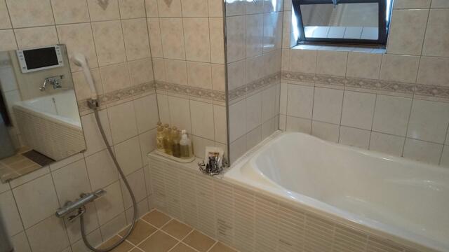 HOTEL LOHAS(墨田区/ラブホテル)の写真『505号室の浴室』by たけのこ