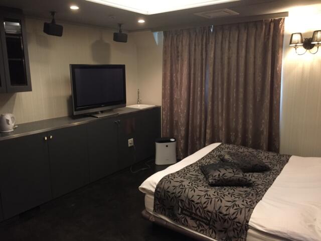 アニバーサリー(八王子市/ラブホテル)の写真『307号室、開放感があり、テレビも大型です。』by こばじゃ