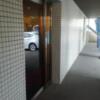 ホテルシティ(立川市/ラブホテル)の写真『入口　非常にシンプル』by 市