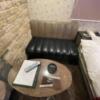 サンモリッツ 本店(台東区/ラブホテル)の写真『402号室のソファーとテーブル』by miffy.GTI