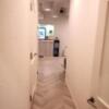セッティングザシーン厚木(厚木市/ラブホテル)の写真『入口から見た部屋、廊下が長いです。(411号室利用21,3)』by キジ