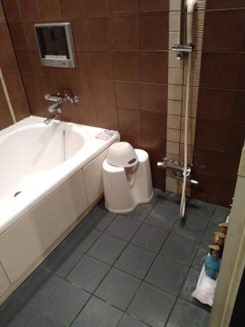 THE ATTA(豊島区/ラブホテル)の写真『201号室　バスルーム、洗い場。』by なめろう