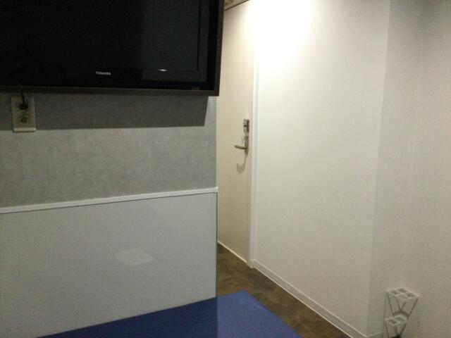 Re-Zan～リザン～(港区/ラブホテル)の写真『7号室 ベッド枕元から見た室内』by ACB48