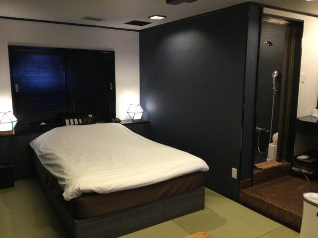 HOTEL Bless（ブレス)(新宿区/ラブホテル)の写真『206号室 ソファ側から見た室内』by ACB48