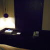 キャメルイン(立川市/ラブホテル)の写真『112号室、ベッドサイド』by もんが～