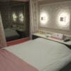 ホテルマーブル(品川区/ラブホテル)の写真『401号室、ベッド、向こう側は鏡です』by ビデ三郎