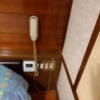 ペリカン(渋谷区/ラブホテル)の写真『501号室のベッドまわり。空調。照明スイッチ』by angler