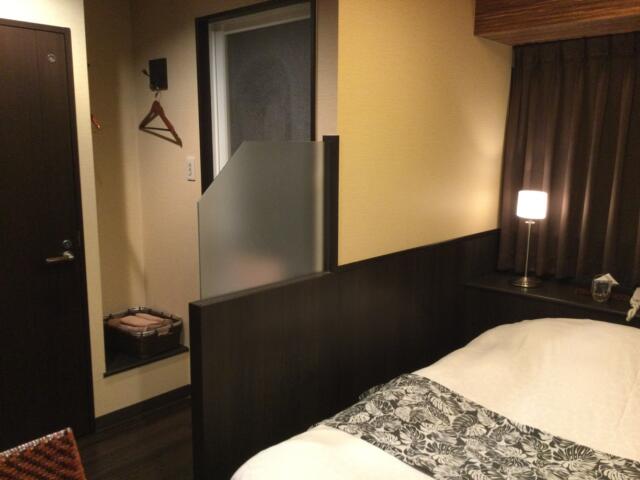 ホテル ピュア・アジアン(墨田区/ラブホテル)の写真『504号室 キャビネット側から見た室内』by ACB48