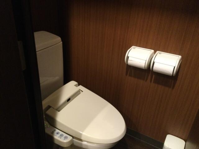 ホテル ピュア・アジアン(墨田区/ラブホテル)の写真『504号室 トイレ』by ACB48