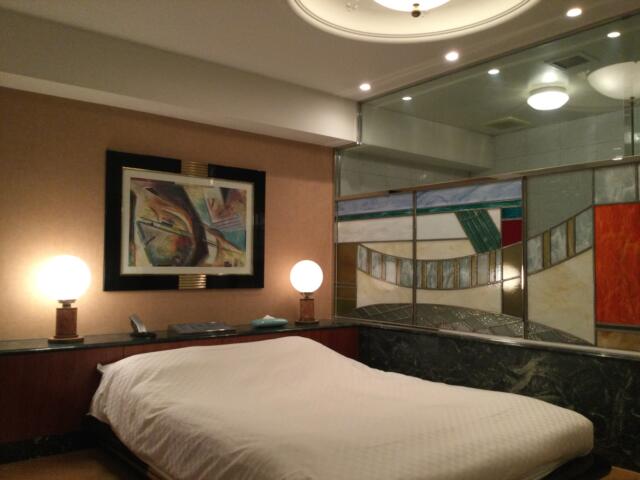 HOTEL CEAN新宿（セアン）(新宿区/ラブホテル)の写真『203号室 ソファから見た室内』by ACB48