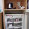 HOTEL Mist（ミスト）(千葉市中央区/ラブホテル)の写真『402号室　ポットと販売用冷蔵庫』by マーケンワン