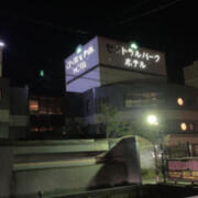セントラルパークホテル 富山店(富山市/ラブホテル)の写真『夜の外観』by まさおJリーグカレーよ