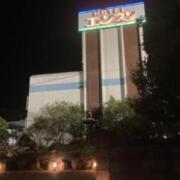 HOTEL エンネン(小松市/ラブホテル)の写真『夜の外観』by まさおJリーグカレーよ