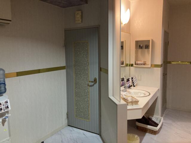 ホテル 3ねん2くみ(加賀市/ラブホテル)の写真『205号室　1F　内装』by まさおJリーグカレーよ