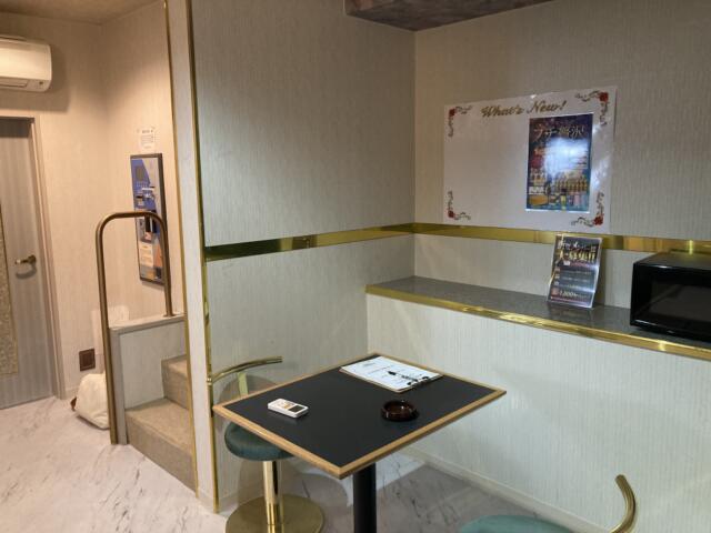 ホテル 3ねん2くみ(加賀市/ラブホテル)の写真『205号室　1F　内装』by まさおJリーグカレーよ