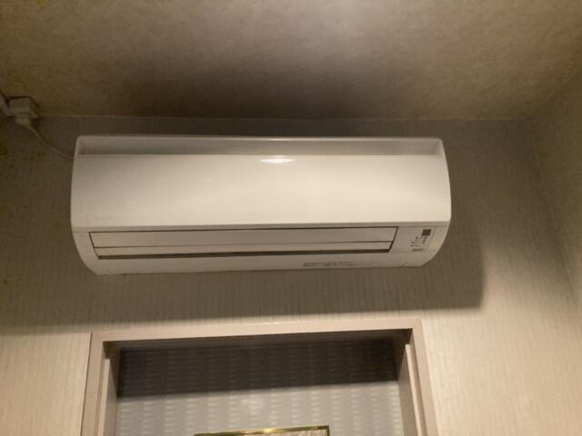 ホテル 3ねん2くみ(加賀市/ラブホテル)の写真『205号室　1F エアコン』by まさおJリーグカレーよ