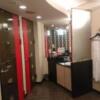 HOTEL Le Club（ホテルルクラブ）(台東区/ラブホテル)の写真『102号室（部屋奥から洗面台方向）』by 格付屋