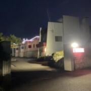 ホテル シャンティ(内灘町/ラブホテル)の写真『夜の外観』by まさおJリーグカレーよ