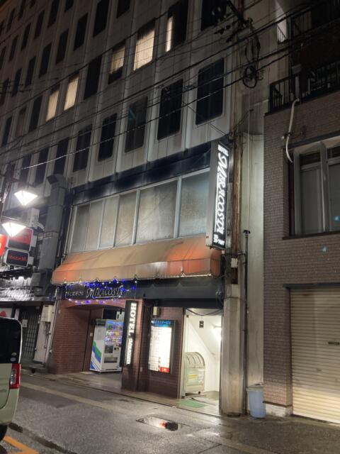 ホテル ミラコスタ(高岡市/ラブホテル)の写真『夜の外観』by まさおJリーグカレーよ