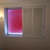 ペリカン(渋谷区/ラブホテル)の写真『203号室の窓　2階なので光が入らない。(^_^ゞ』by angler