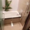 HOTEL KARUTA 赤坂(港区/ラブホテル)の写真『洗面所左手がお風呂。狭いです。(505号室利用21,5)』by キジ