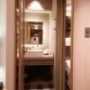 HOTEL KARUTA 赤坂(港区/ラブホテル)の写真『入口からの正面に洗面所がありました。(505号室利用21,5)』by キジ