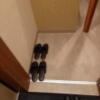 HOTEL 風々(ふふ)(新宿区/ラブホテル)の写真『106号室のくつぬぎスペースから見た足元』by angler